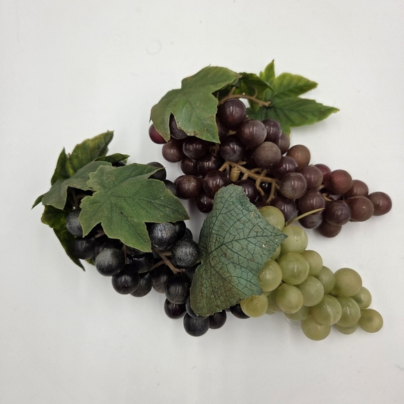 Vintage Faux Grapes Realistic Decorative Fruit  Decor Green Red Purple Lot Of 3 - Picture 3 of 6